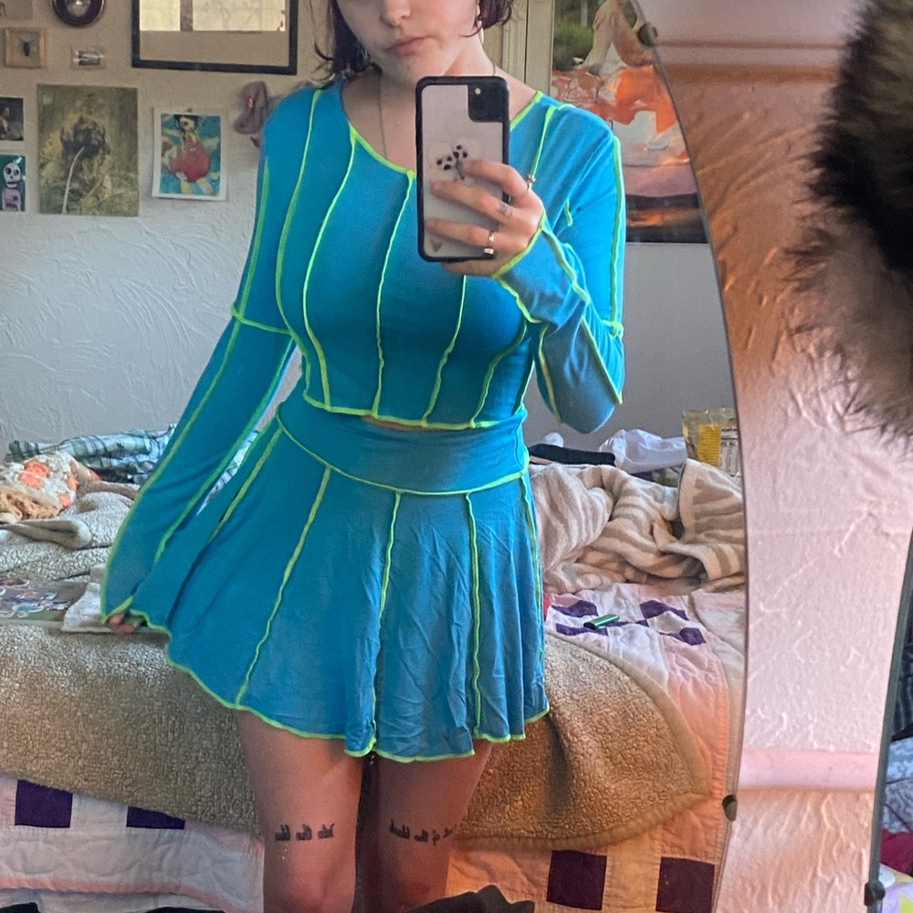 Omighty skirt set in blue and green neon🦠🦨🧊